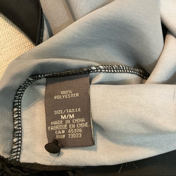 👚Suzy Shier Floral Smock Neck Long Sleeved Blouse👚 - Picture 3 of 6